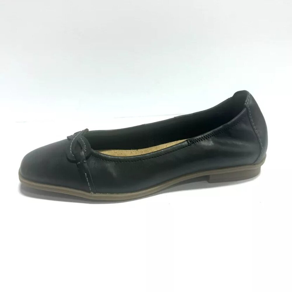 Clark’s Womens Lyrical Rhyme Flat Black Size 8 M